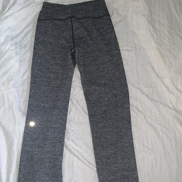Grey lululemon yoga pants - Picture 5 of 7